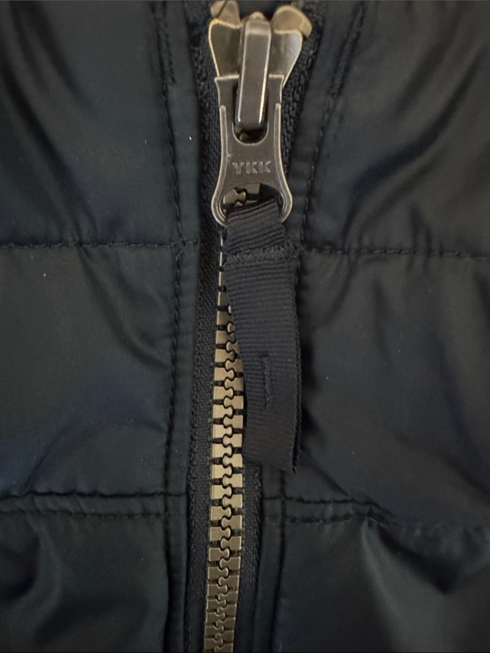 L.L.Bean Women's Mountain Classic Puffer Vest Mediums - Picture 11 of 16
